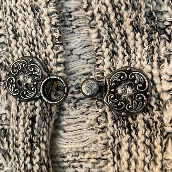 Croft and Barrows Sweater with Unique Front Closures - Picture 3 of 4